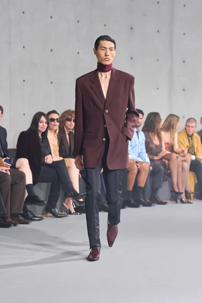 Look 28